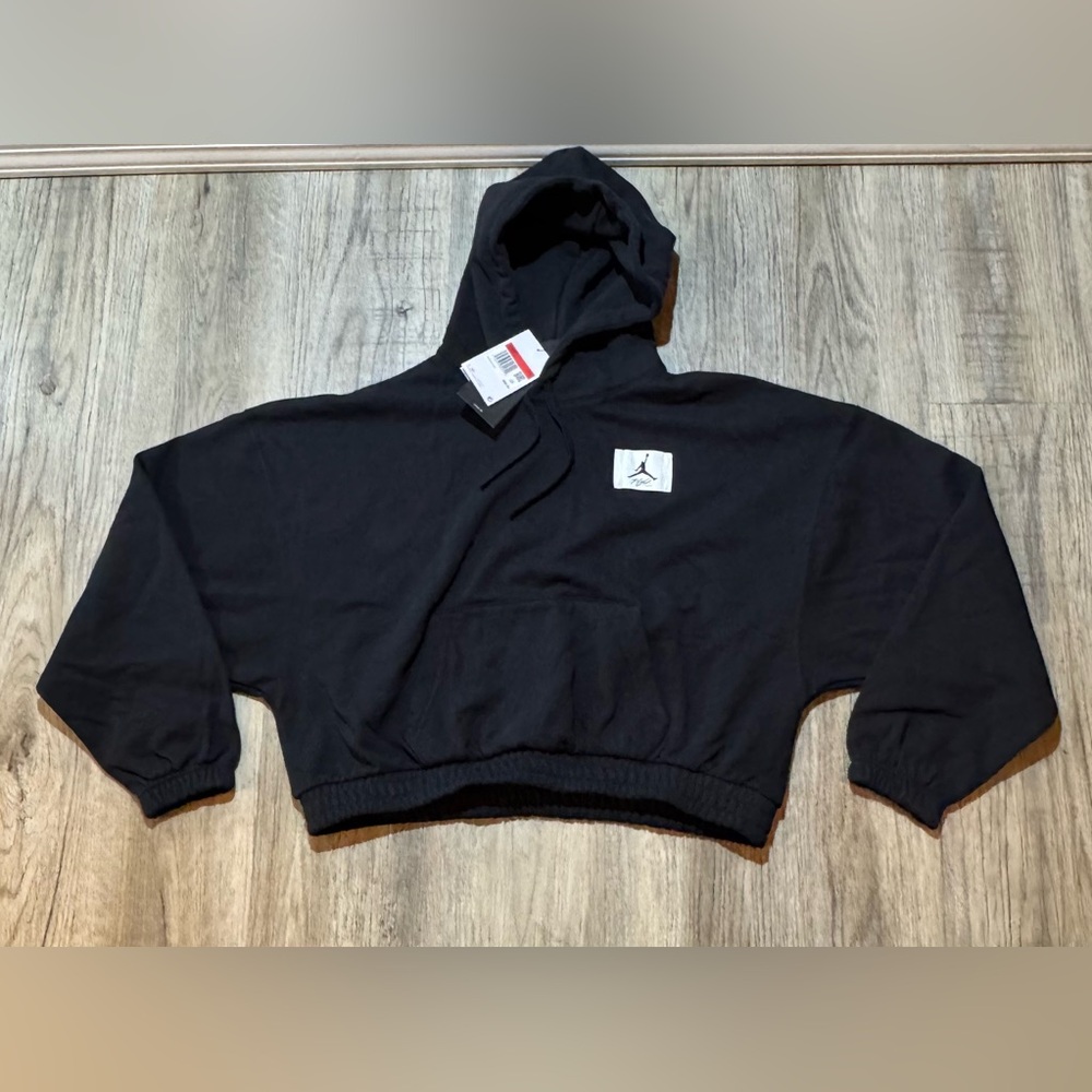 JORDAN

WOMENS HOODIE
ESENTIALS FLEECE HOODIE